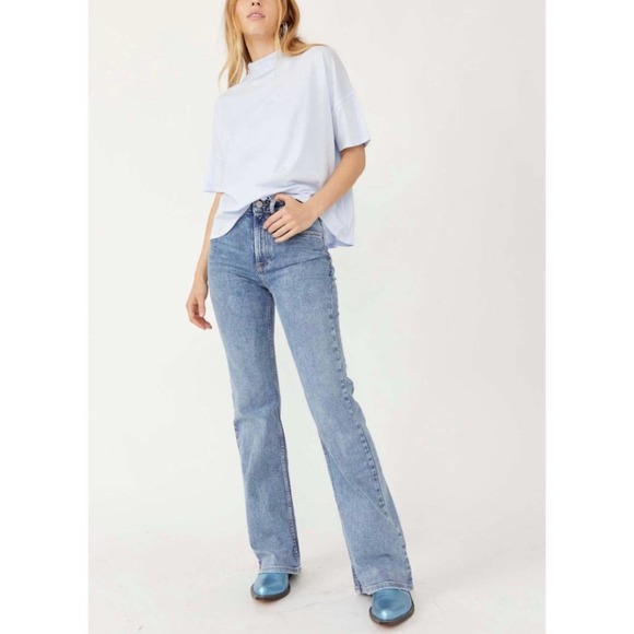 NEW Free People Thunderbird Flare Jeans in Electric Blue Size 32 - Picture 2 of 7